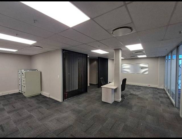 INDUSTRIAL PROPERTY TO RENT IN LOUWLARDIA